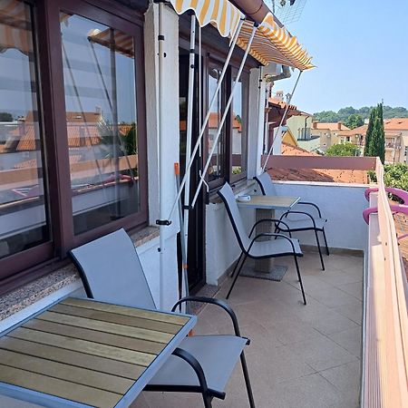 Odak App Rovigno Esterno foto