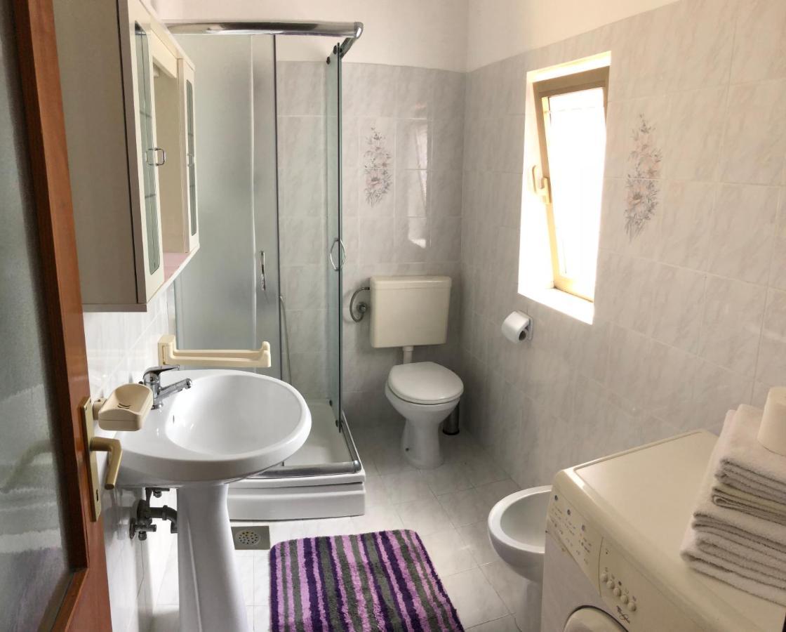 Odak App Rovigno Esterno foto